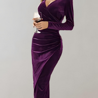 WW | Wickelkleid aus Samt mit langen Ärmeln und Rüschen