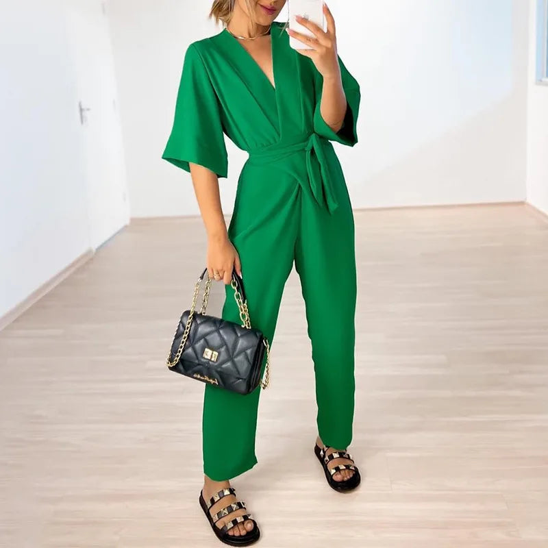 WW | Schlichter Jumpsuit Mit V-Ausschnitt Und Kurzen Ärmeln