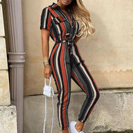 WW | Jumpsuit mit Frisur Upgrade deine Sommergarderobe mit unserem stylischen Jumpsuit mit Frisur
