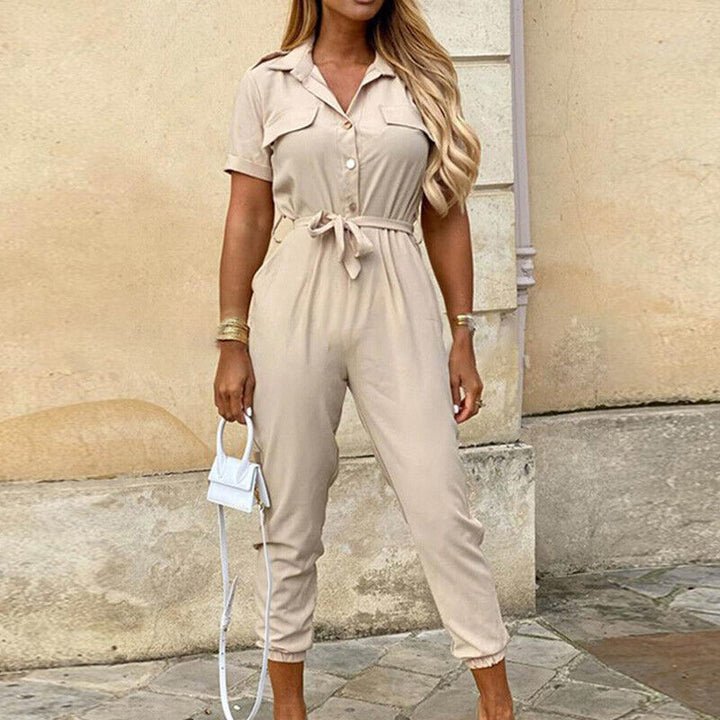 W&W Mode | Jumpsuit mit Frisur Upgrade deine Sommergarderobe mit unserem stylischen Jumpsuit mit Frisur