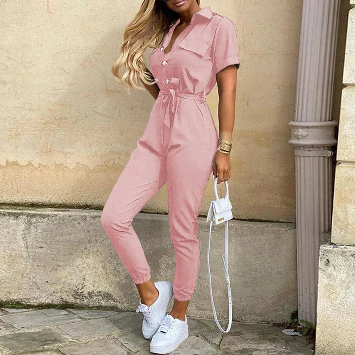W&W Mode | Jumpsuit mit Frisur Upgrade deine Sommergarderobe mit unserem stylischen Jumpsuit mit Frisur