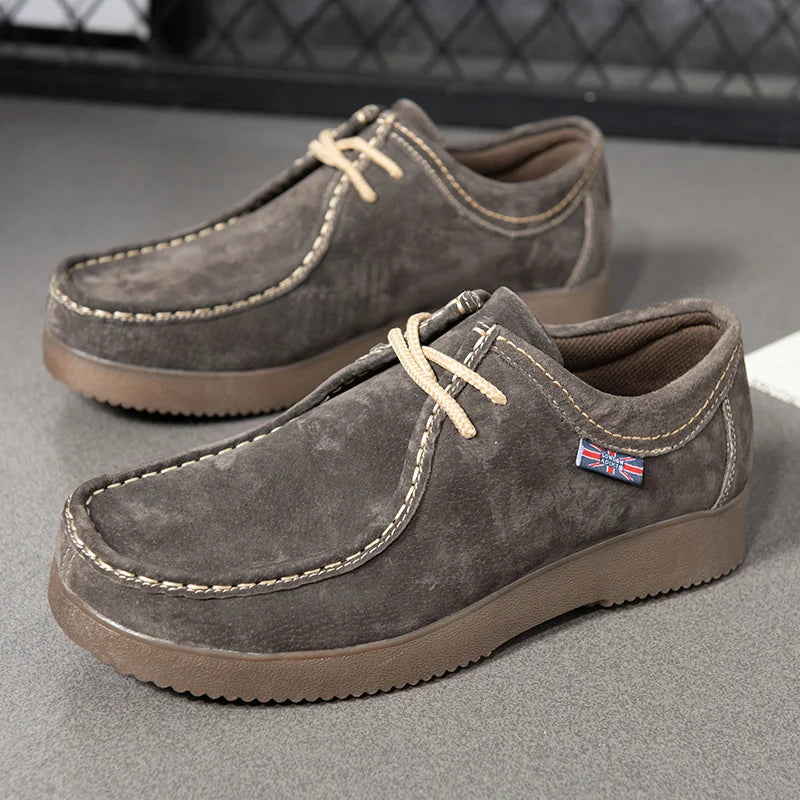 Wildlederschuhe mit rutschfester Sohle