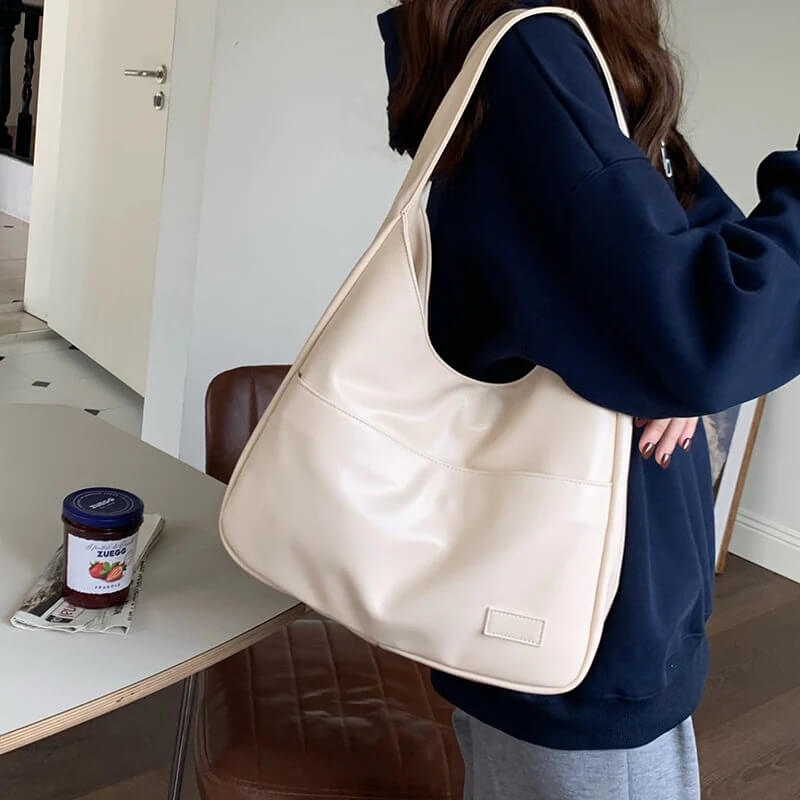 Hobo-Umhängetasche aus Kunstleder Kuriertasche