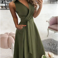 WW | Wickelkleid Ärmelloses Kragenloses Design Vorteilhaftes Taillenband Knielang
