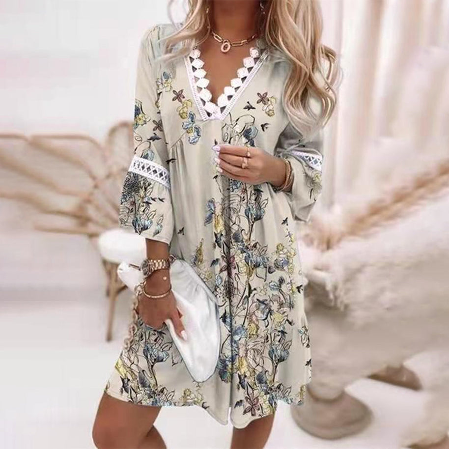 WW - Besticktes V-Ausschnitt Kleid