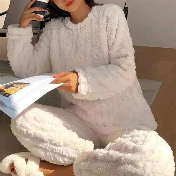 W&W Mode | delig Damen Pyjamaset aus Fleece - weiche und warme Loungewear für kalte Abende