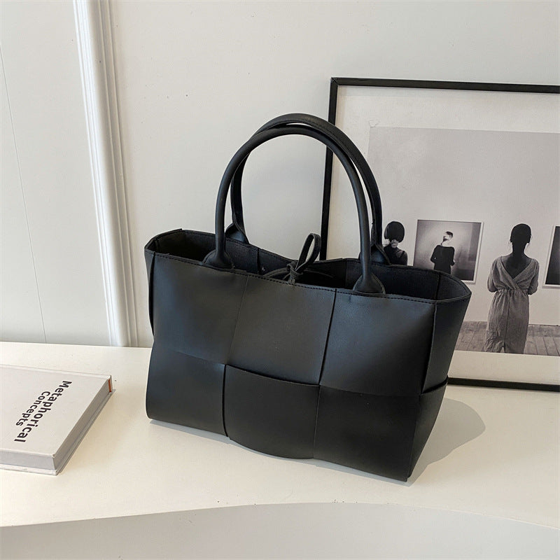 WW | Gewebte Lederhandtasche Mit Modernem Design