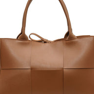 WW | Gewebte Lederhandtasche Mit Modernem Design