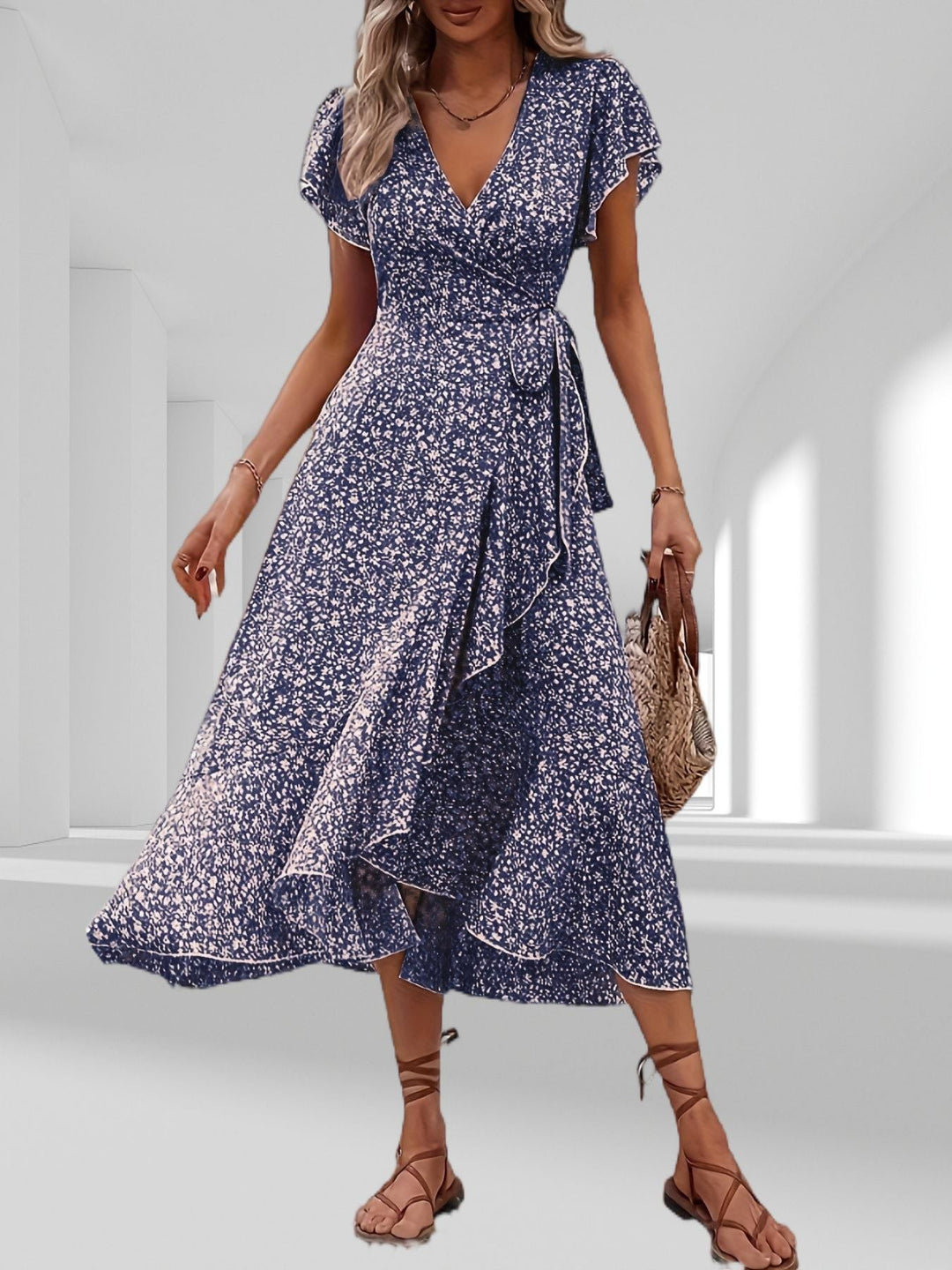 W&W Mode | Adored By You Floral Midi Kleid mit Gänseblümchen