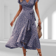 WW | Adored By You Floral Midi Kleid mit Gänseblümchen