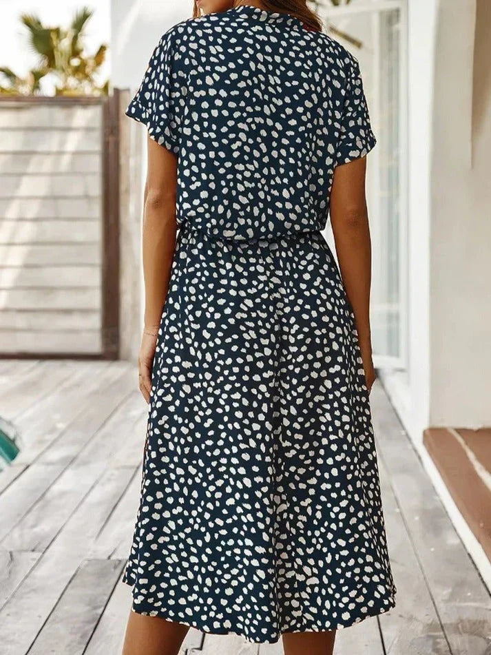 W&W Mode - Elegantes kurzärmliges Hemdblusenkleid mit Polka Dots und Kordelzug in der Taille