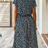 WW - Elegantes kurzärmliges Hemdblusenkleid mit Polka Dots und Kordelzug in der Taille