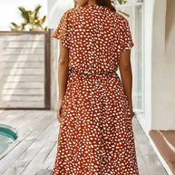 WW - Elegantes kurzärmliges Hemdblusenkleid mit Polka Dots und Kordelzug in der Taille