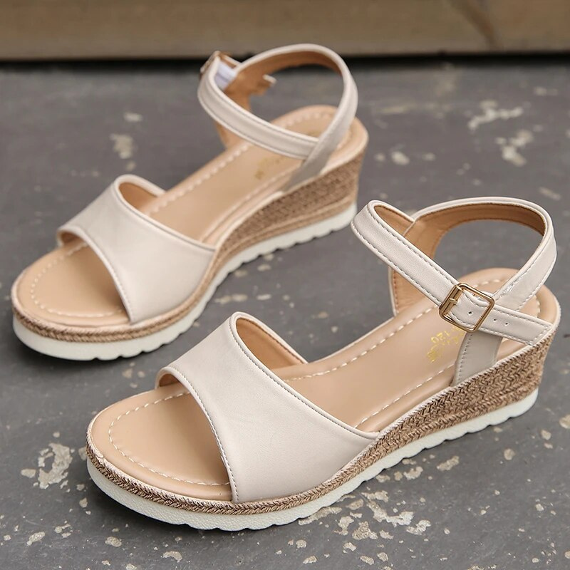 WW | Keilsandaletten Schritt in den Sommer mit trendigen Keilsandalen