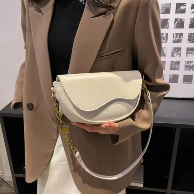 WW - Damen Schultertasche aus PU-Leder mit breitem Riemen