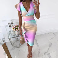 WW | Kleid mit Rüschensäumen und V-Ausschnitt