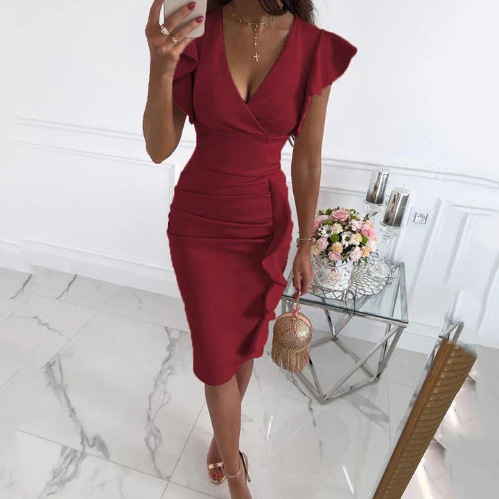 W&W Mode | Kleid mit Rüschensäumen und V-Ausschnitt