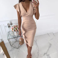 WW | Kleid mit Rüschensäumen und V-Ausschnitt