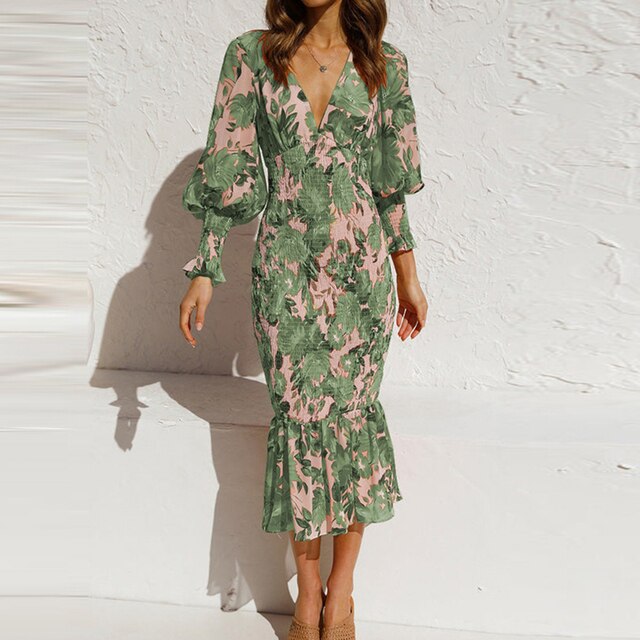 W&W Mode - Bedrucktes Trompetenkleid mit V-Ausschnitt