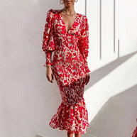 W&W - Bedrucktes Trompetenkleid mit V-Ausschnitt