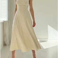 Schmal geschnittenes Sommer-Minikleid