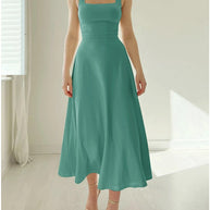 Schmal geschnittenes Sommer-Minikleid