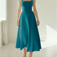 Schmal geschnittenes Sommer-Minikleid