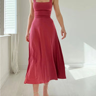 Schmal geschnittenes Sommer-Minikleid