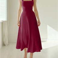 Schmal geschnittenes Sommer-Minikleid