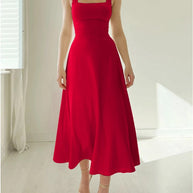 Schmal geschnittenes Sommer-Minikleid
