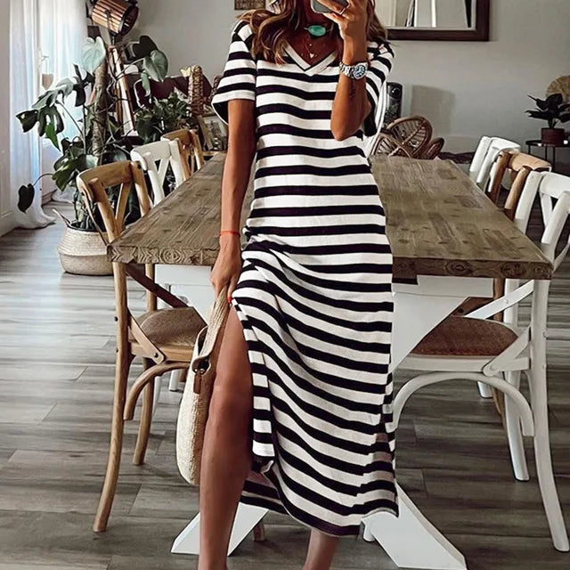 WW | Elegantes Gestreiftes Kleid