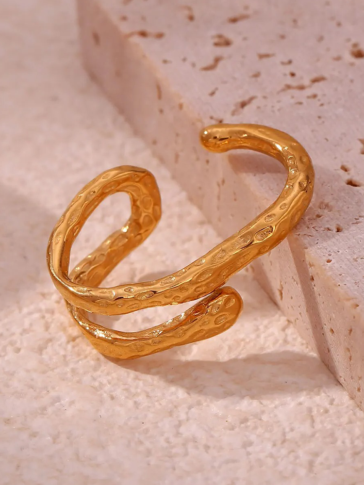 WW | Chunky Ear Cuff Gold Für Edgy Stil Upgrade