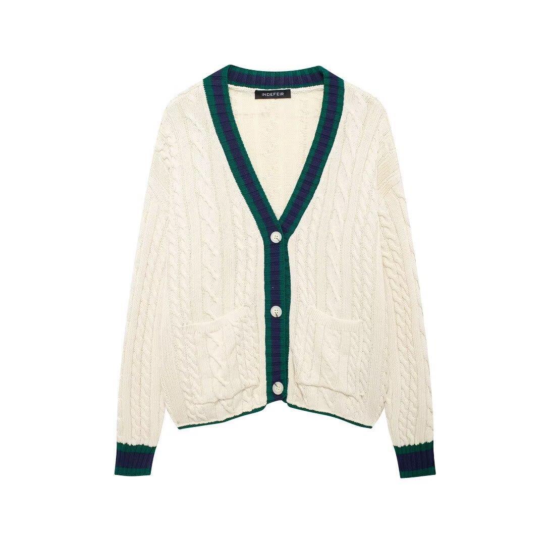 Damen Strickjacke mit V-Ausschnitt und dekorativen Kabelmustern WW