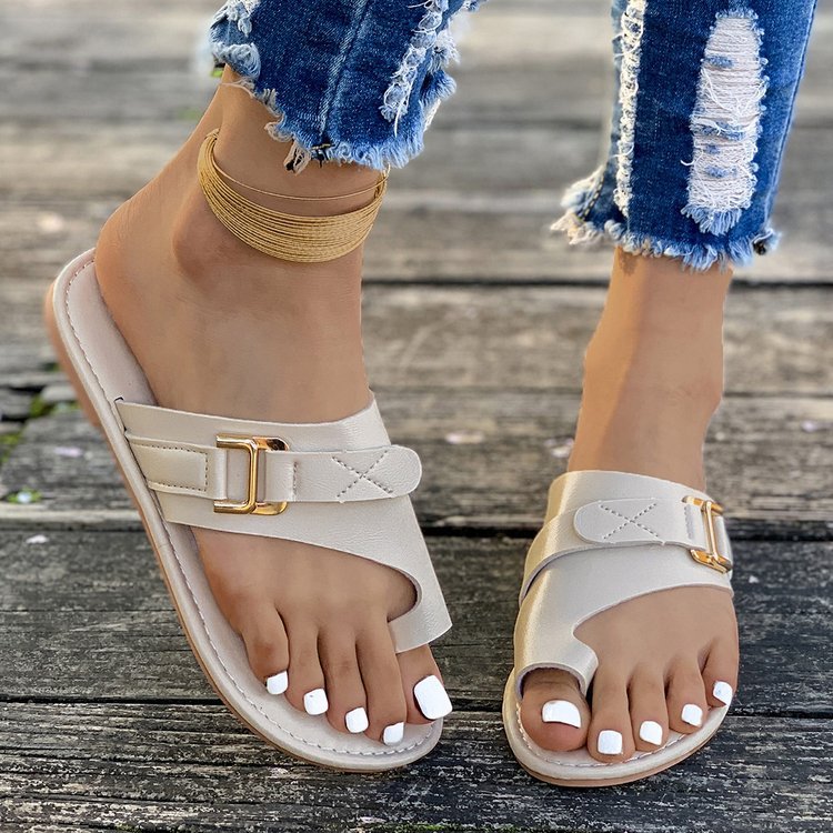 Damen Zehentrenner-Sandalen mit modischem Schnallen-Detail und bequemem Fußbett W&W Mode