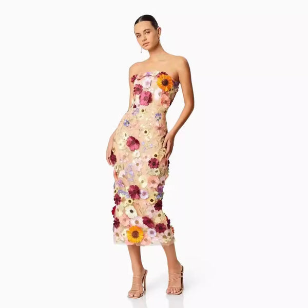 Damen Kleid mit floralem Stickdesign und elegantem körpernahen Schnitt WW