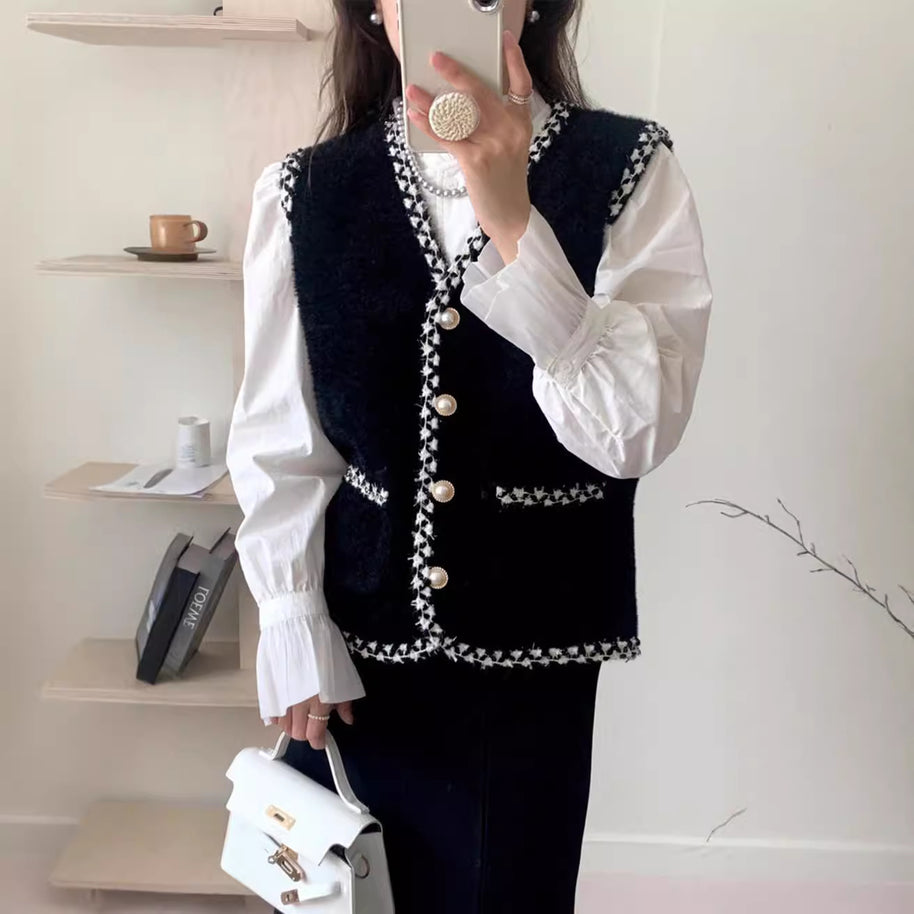 Damen Strickweste mit Perlenknöpfen und kontrastierenden Details WW