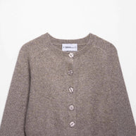 Damen Strickjacke mit edlen Knöpfen und modernem Schnitt WW