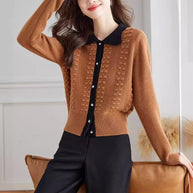 Damen Strickjacke mit elegantem Kragen und Knopfdetail WW