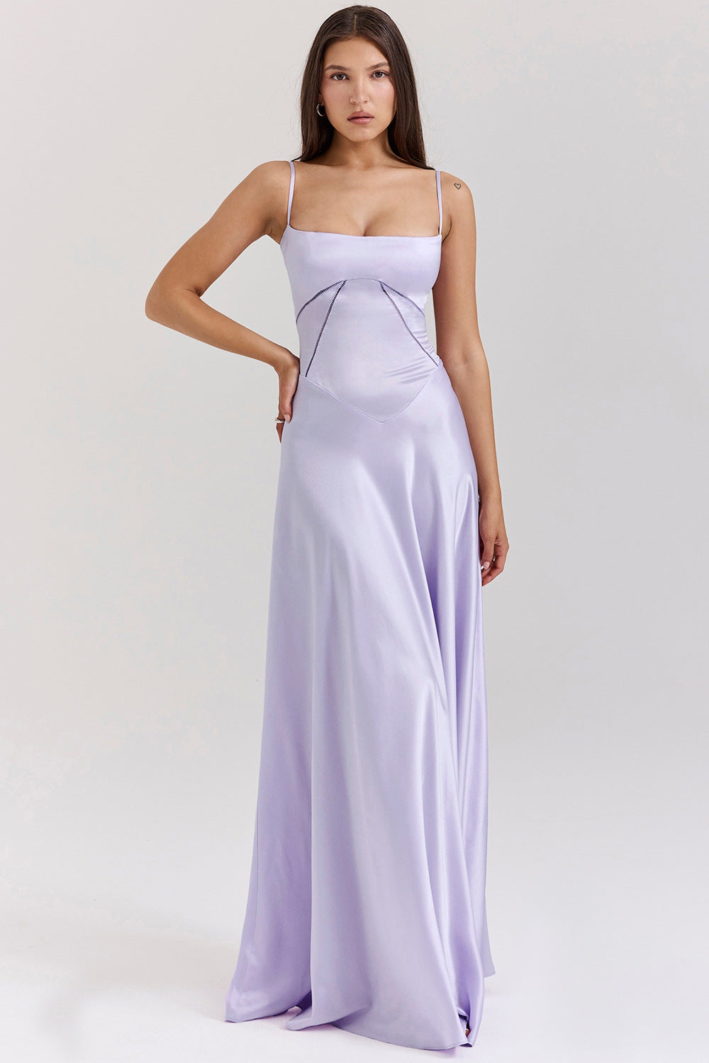 Damen Abendkleid mit figurbetontem Schnitt und elegantem Satin-Finish WW