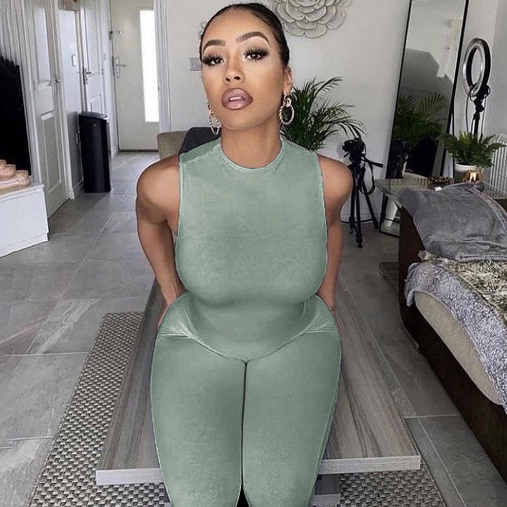 Damen All-in-One Jumpsuit mit tiefem Ausschnitt und figurbetontem Schnitt W&W Mode