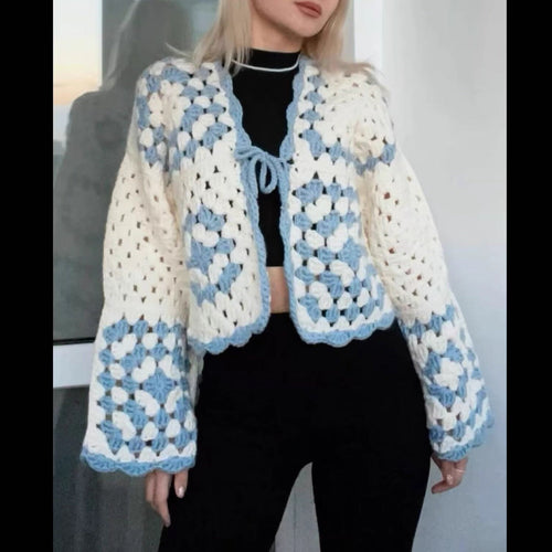 Damen Häkeljacke mit traditionellen Motiven und lässigem Schnitt W&W Mode