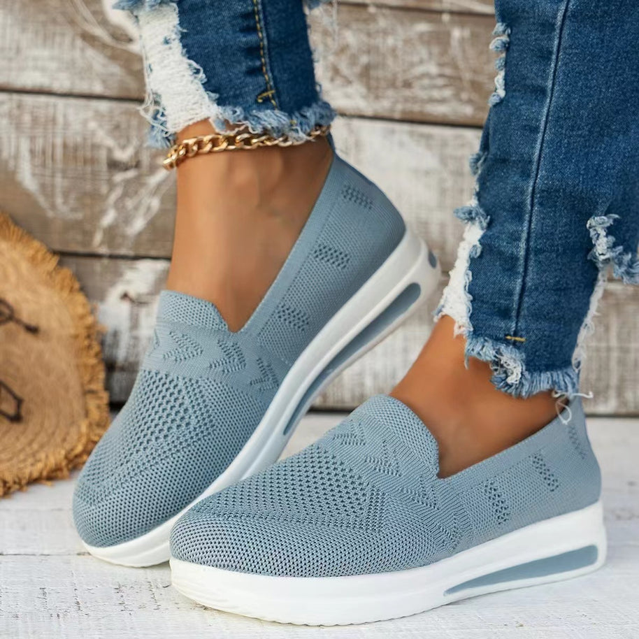Damen Slip-On Freizeitsneaker mit atmungsaktivem Strickoberteil und rutschfester Sohle WW