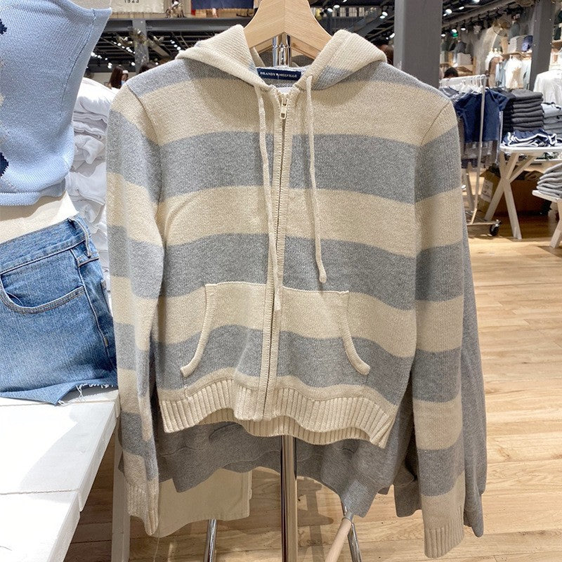 WW | Strickjacke mit Kapuze und Reißverschluss