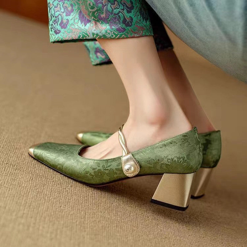 Damen Pumps mit edlem Design und hochglänzendem Absatz WW