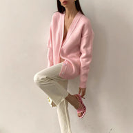Damen Strickjacke mit V-Ausschnitt und feiner Rippstruktur WW