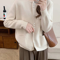 Damen Strickjacke mit eleganten Perlenknöpfen WW