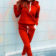 Damen Sportanzug mit lässigem Schnitt und praktischen Taschen WW