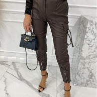 Damen wasserdichte Kunstleder-Cargo-Hose mit Reißverschlüssen und verstellbaren Bündchen WW