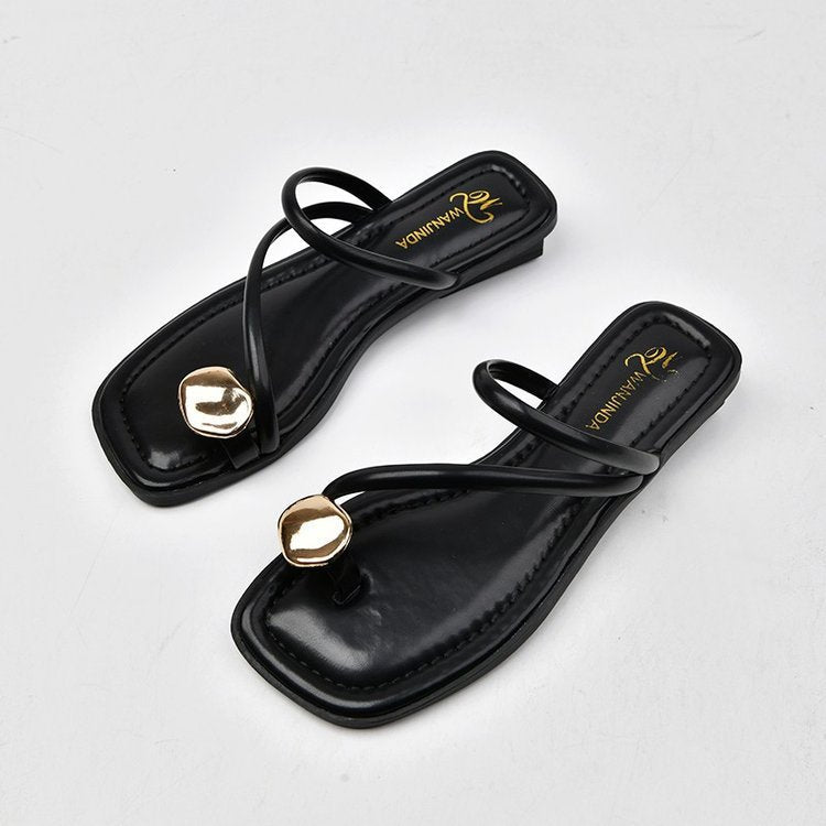 Damen Riemchensandalen aus Kunstleder mit Metallakzent