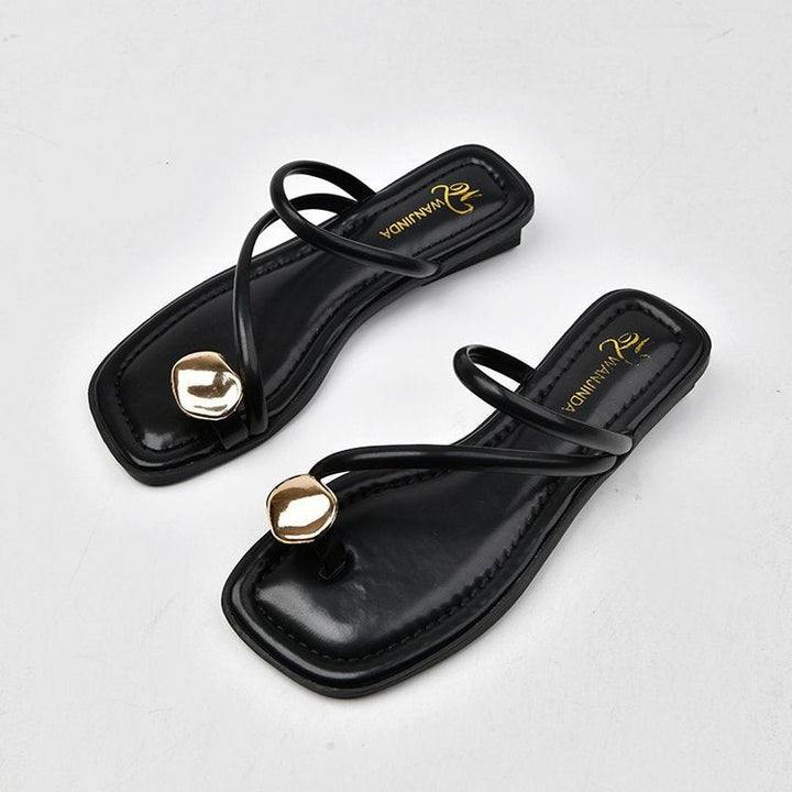 Damen Riemchensandalen aus Kunstleder mit Metallakzent